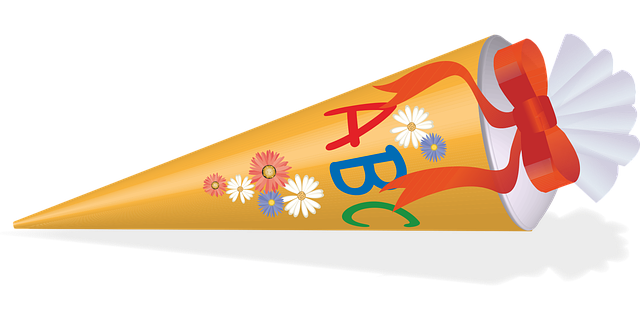 https://pixabay.com/de/schult%C3%BCte-schulanfang-einschulung-2604346/